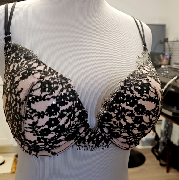 VS NWOT Very Sexy Push-Up Bra 35C Pink Sequin Pigeonnant - Picture 1 of 7